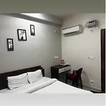 O Hotel Kashi Near Vishwanath Temple