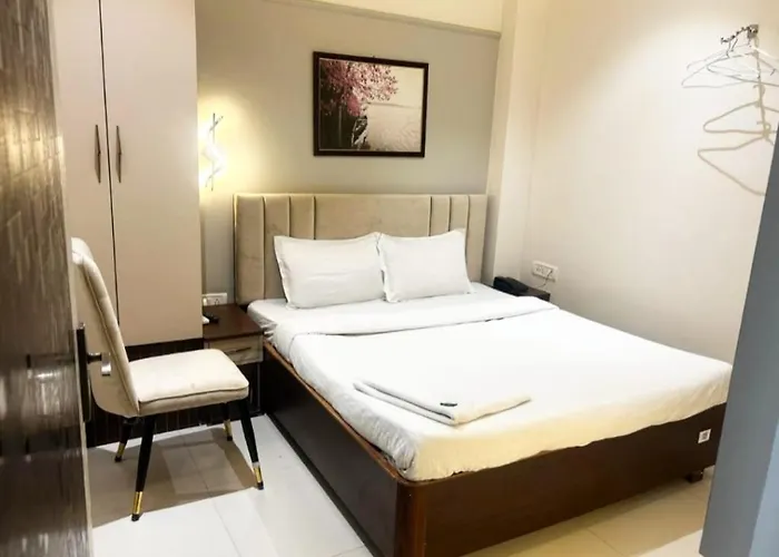 O Hotel Kashi Near Vishwanath Temple