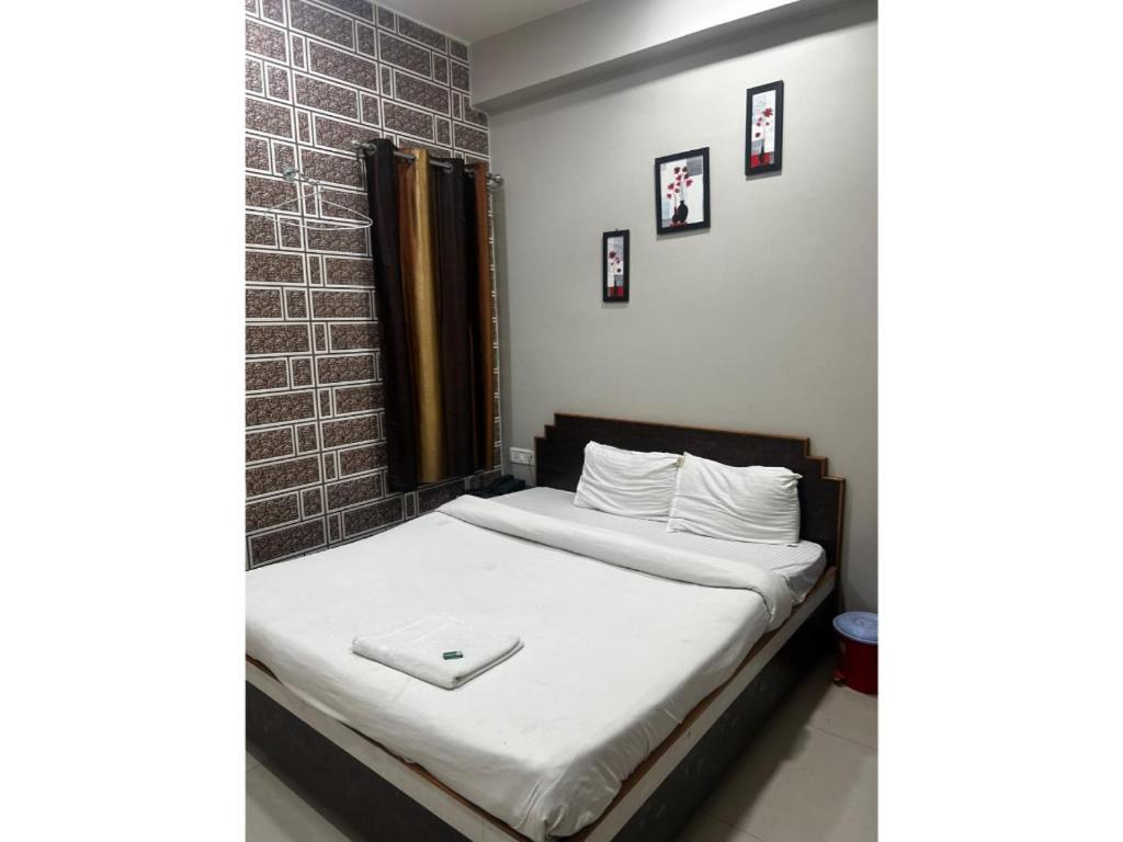Hotel O Kashi Near Vishwanath Temple